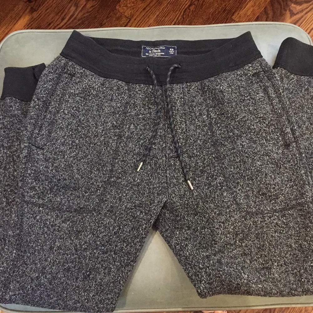 Men’s jogger sweatpants